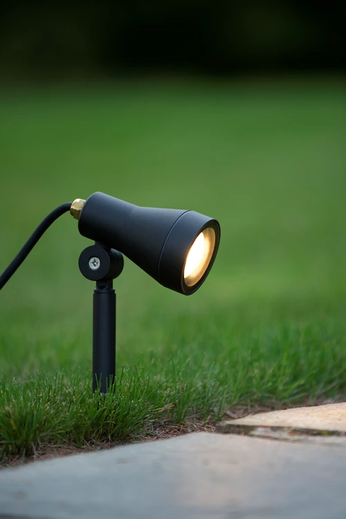 Lucide SPIKE - Spot de jardin - Ø 6,5 cm - LED Dim. - GU10 - 1x5W 3000K - IP54 - Noir - ambiance 1